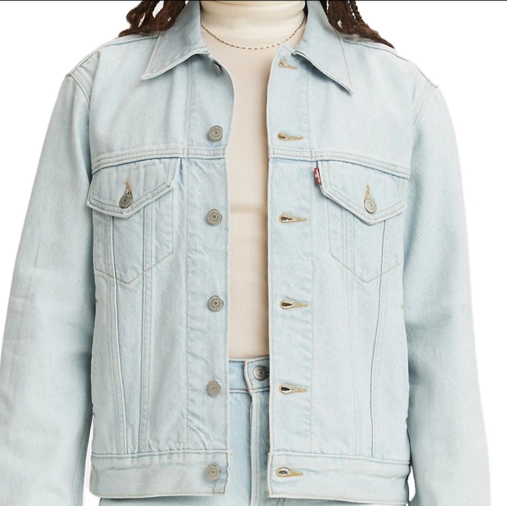 Levi's Ex Boyfriend Trucker Jacket Lightwash in sz medium